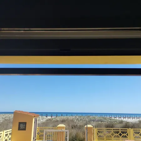 Luna-apatment-sea-view-10mt-from-beach Apartmán