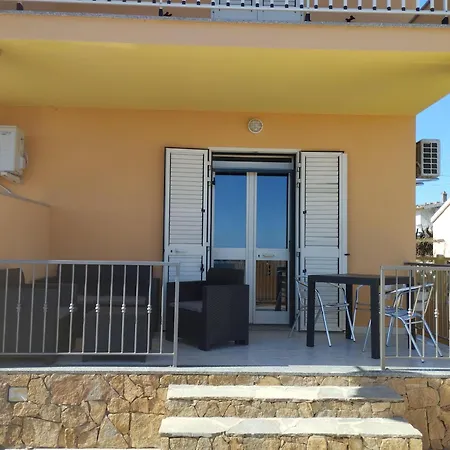 Apartmán Luna-apatment-sea-view-10mt-from-beach *
